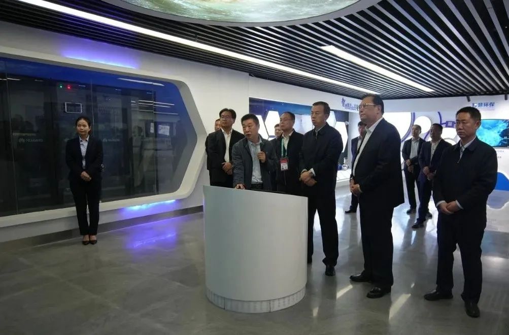 哈密市党政代表团赴郑州（国家）高新技术产业开发区参观考察